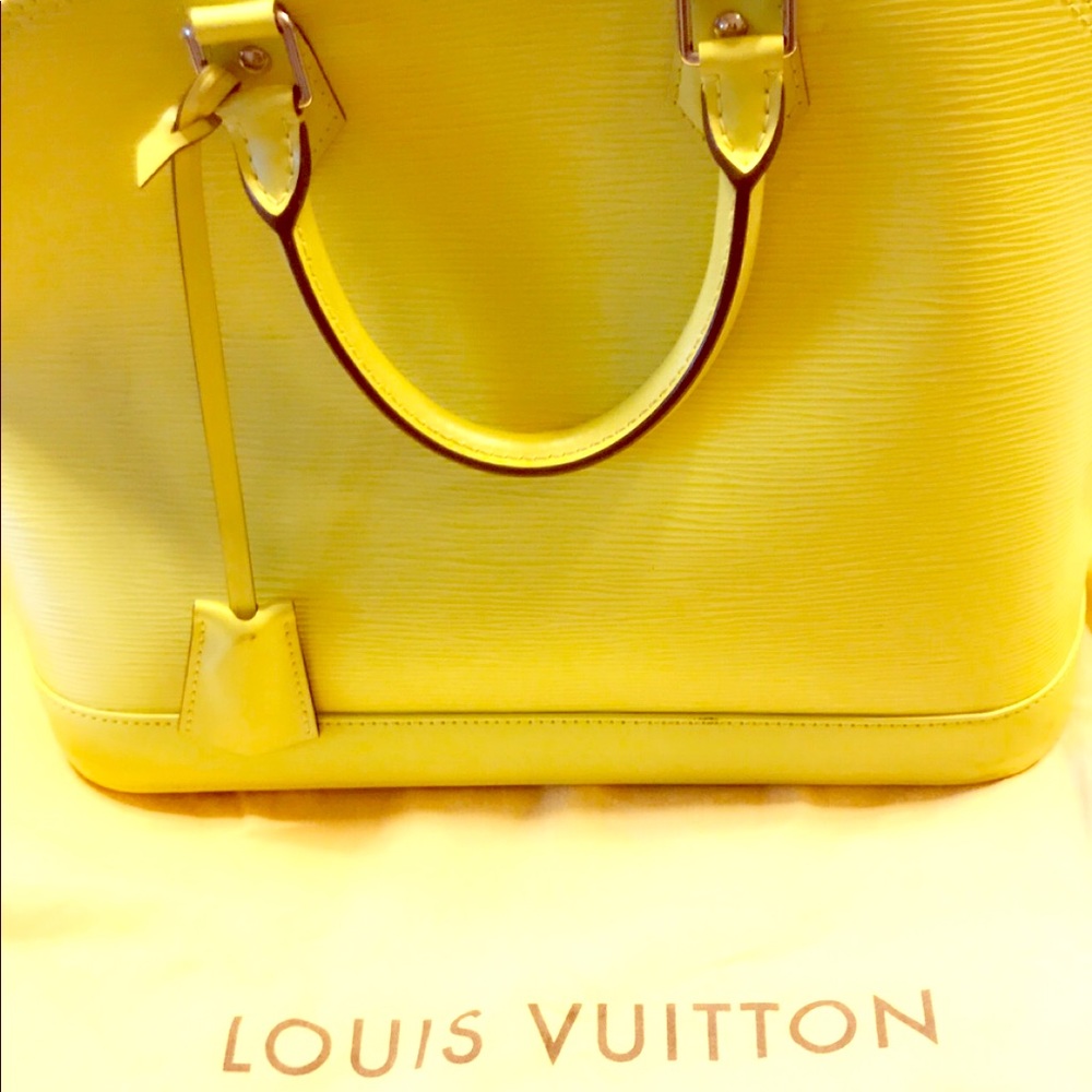 Louis Vuitton Eli Alma PM Pistache